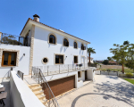 7 bedroom for Sale or Rent Villa in Larnaca Oroklini Area