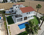 4 bedroom Villa in Larnaca Dekelia Road Area