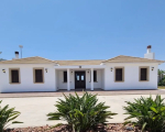 5 bedroom Villa in Larnaca Perivolia near the Beach Area