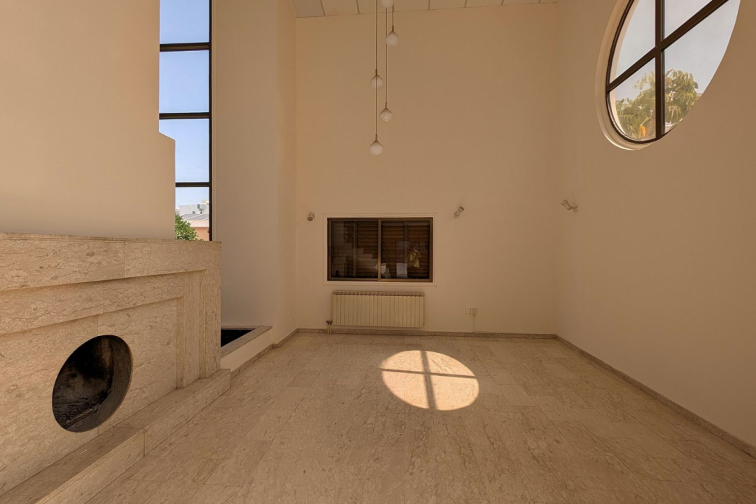 3 bedroom apartment in Larnaca Ayios Nikolaos Area