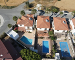 4 bedroom semi detached house with Seaviews in Maroni Area
