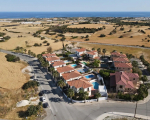 4 bedroom semi detached house with Seaviews in Maroni Area