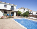 4 bedroom semi detached house with Seaviews in Maroni Area