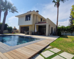 4 bedroom villa with swimming pool on Dhekelia Road