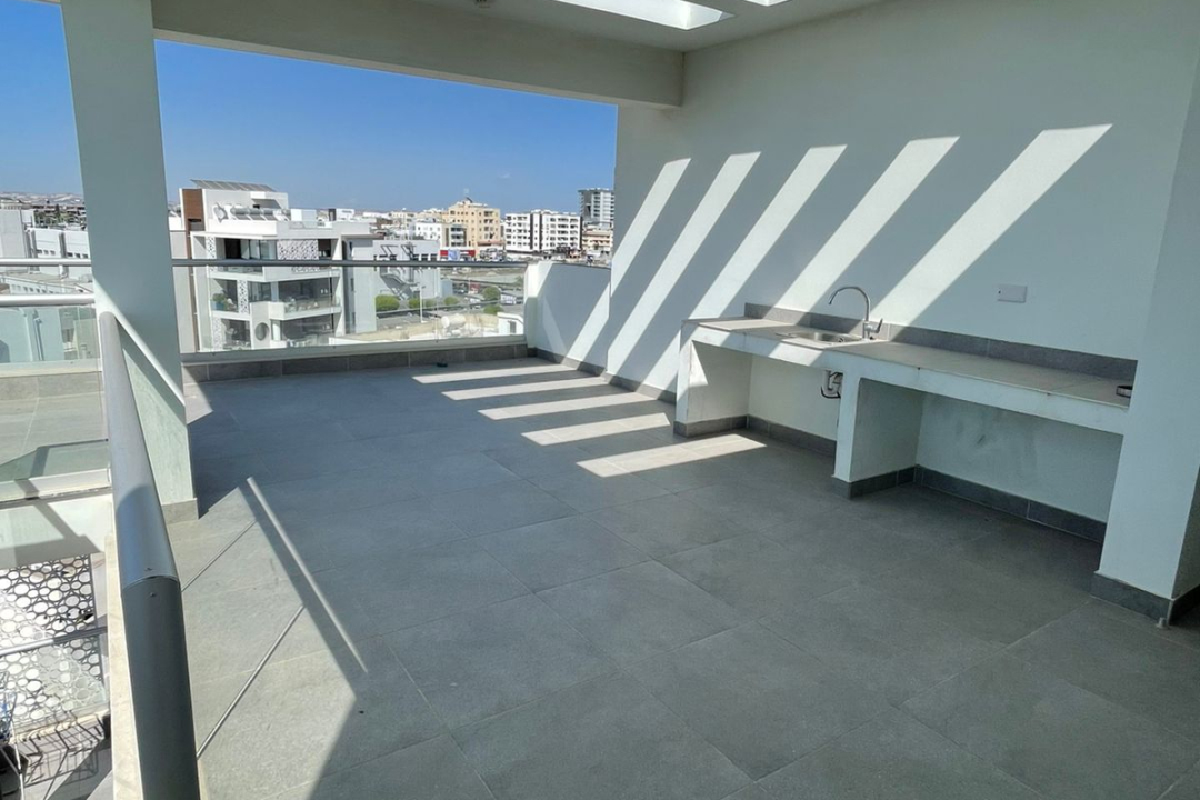 2 bedroom penthouse in Laranca Sklavenitis Area