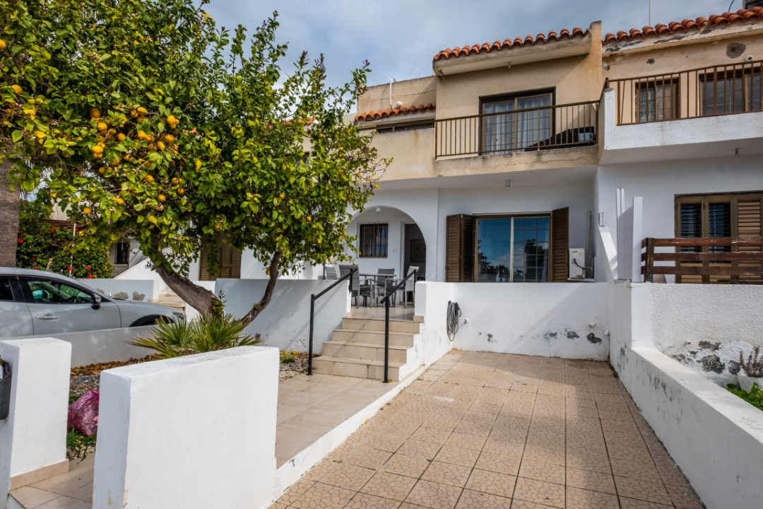 2 bedroom apartment in Larnaca Oroklini Area
