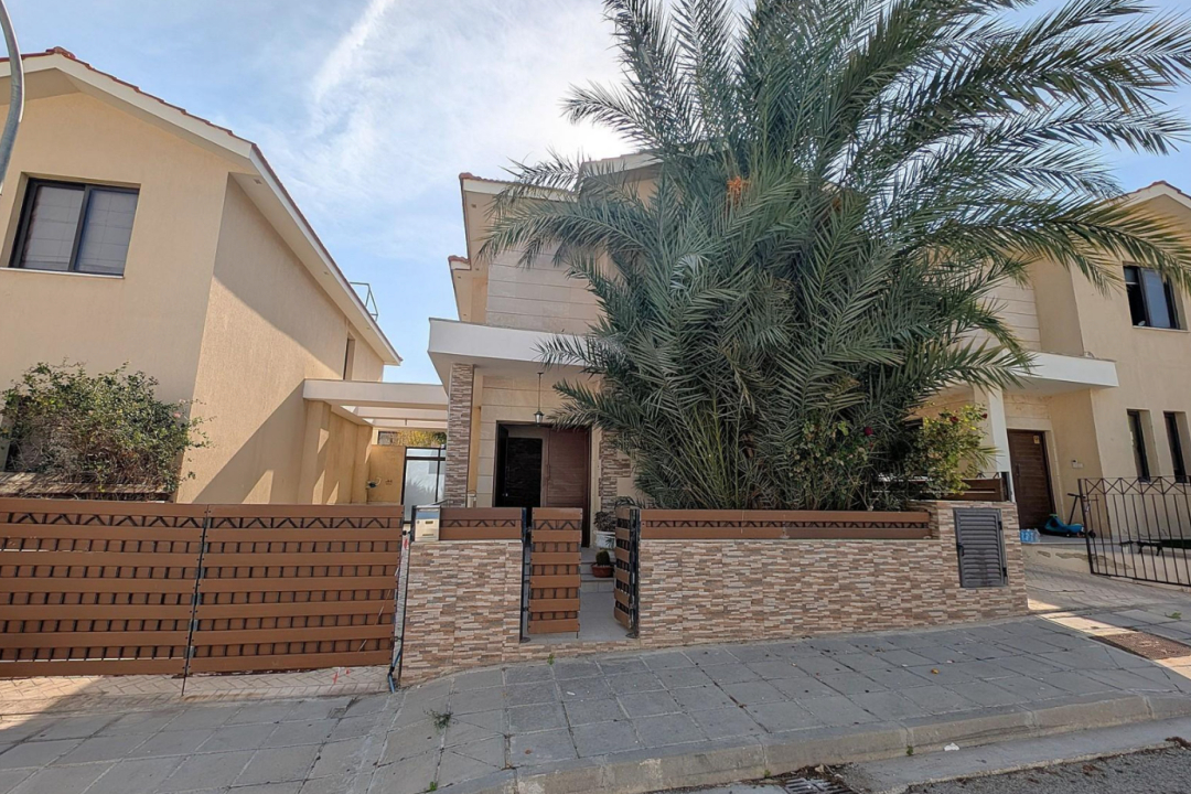 3 bedroom semi detached house in Larnaca Oroklini Area