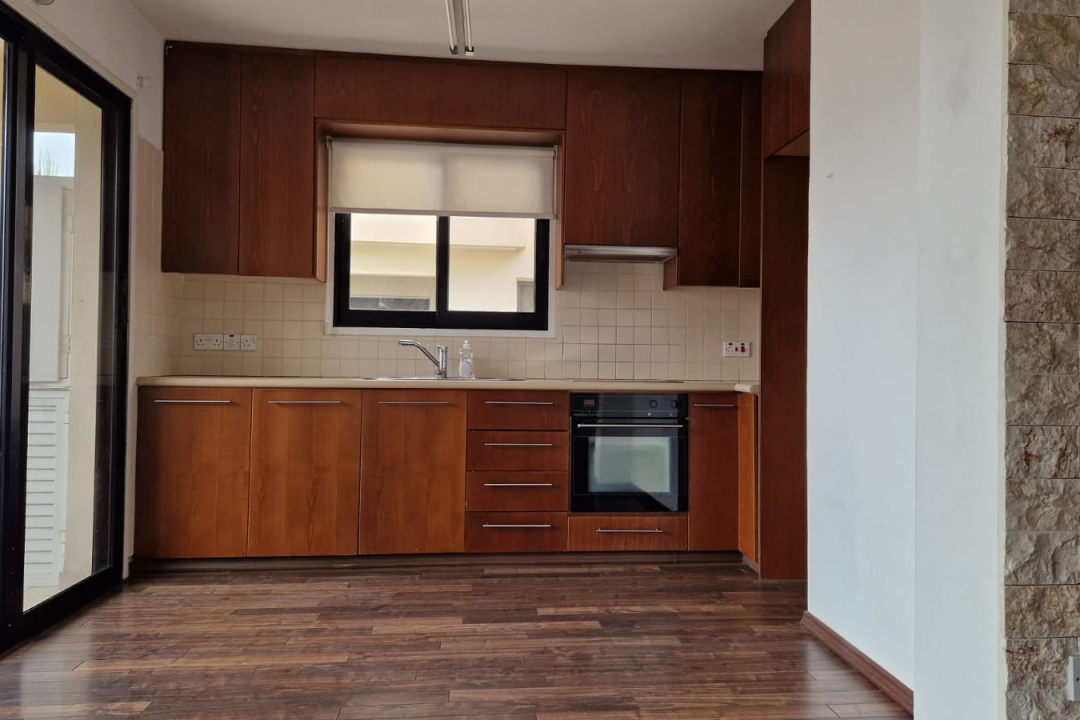 3 bedroom apartment in Faneromeni area