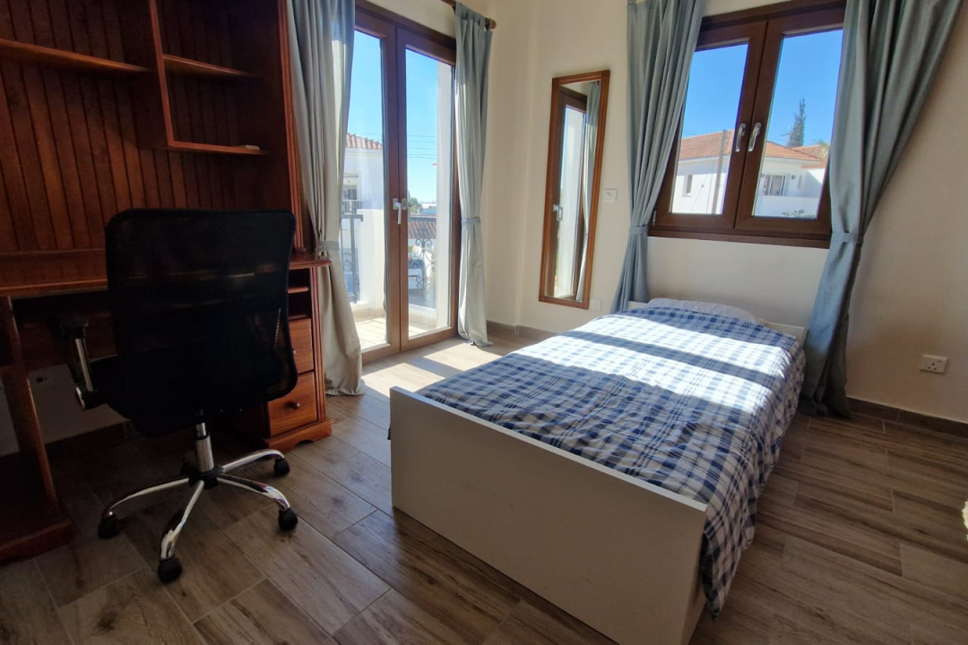 4 bedroom house in Oroklini with central heating