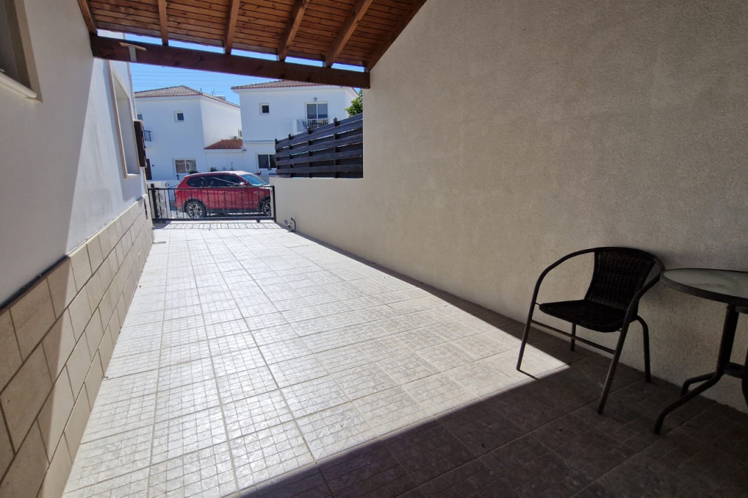 4 bedroom house in Oroklini with central heating