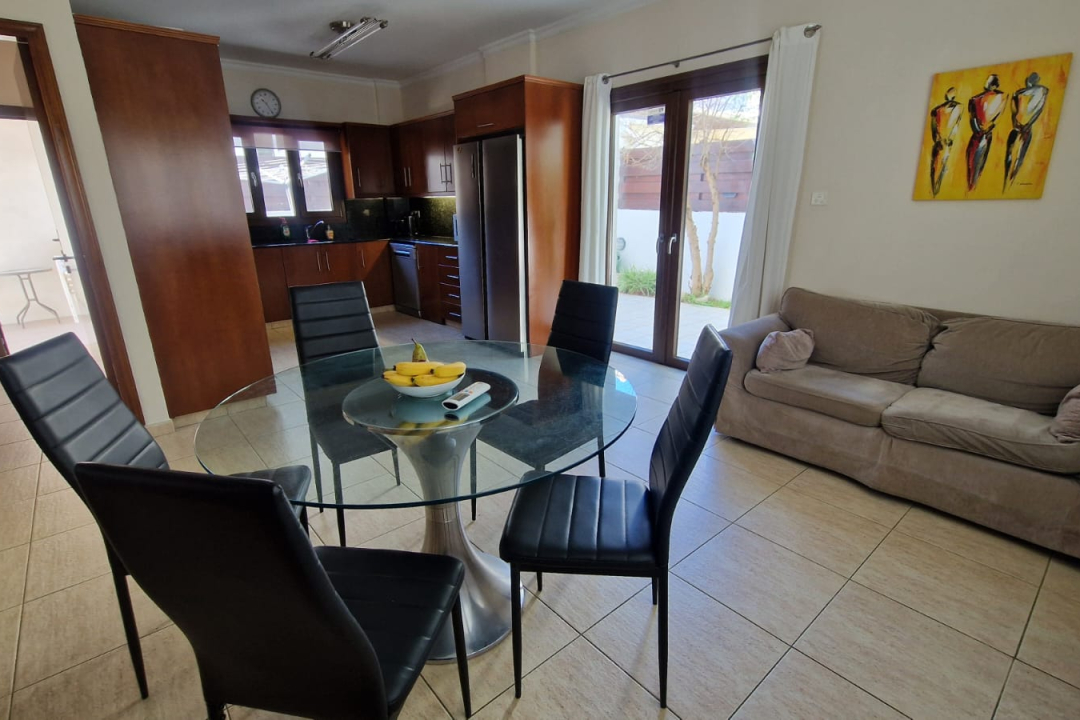 4 bedroom house in Oroklini with central heating
