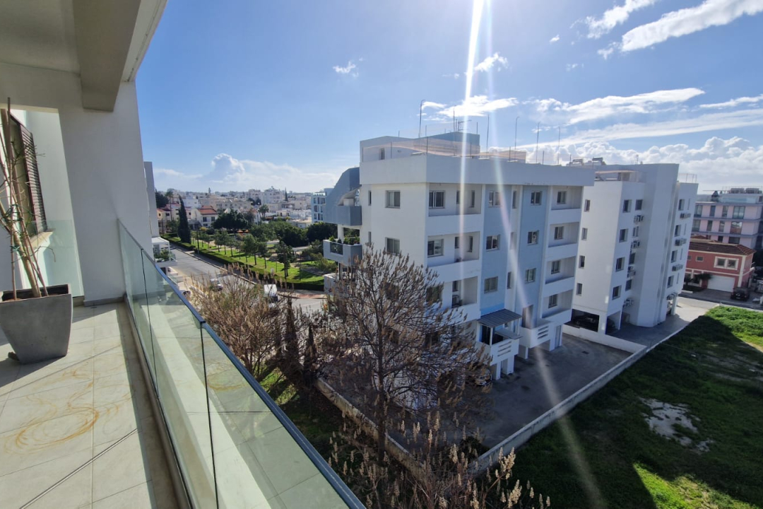 3 bedroom spacious apartment in Faneromeni